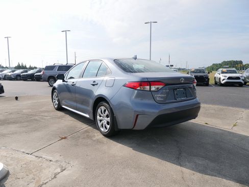 Used 2025 Toyota Corolla LE image 6