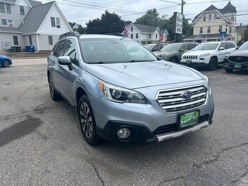 Used 2017 Subaru Outback 2.5i Limited AWD/4WD image 5