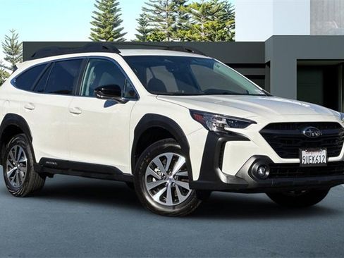 Used 2025 Subaru Outback Premium w/ Popular Package #1A image 2