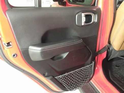 Used 2020 Jeep Gladiator Overland AWD/4WD image 18