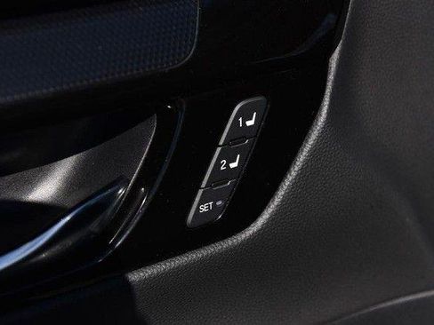 Used 2025 Honda CR-V EX-L image 10