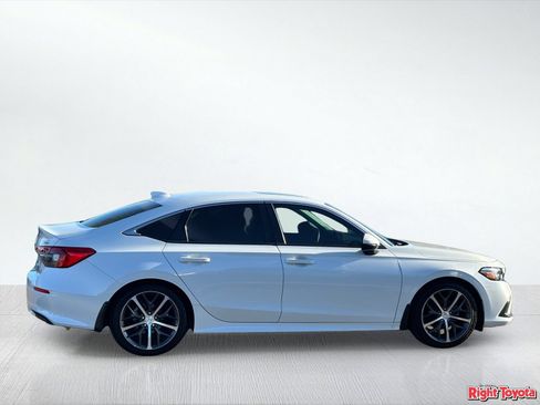 Used 2024 Honda Civic Touring image 5