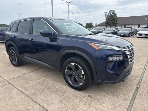 Used 2025 Nissan Rogue SV AWD/4WD image 7