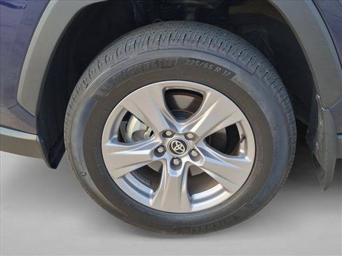 Used 2025 Toyota RAV4 XLE w/ Convenience Package FWD image 10