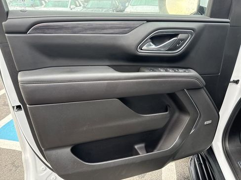 Used 2023 GMC Yukon SLT image 16