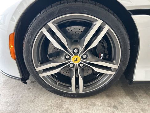 Used 2019 Ferrari Portofino Base image 31