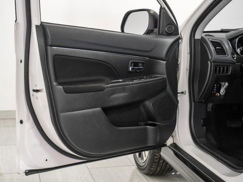 Used 2020 Mitsubishi Outlander Sport ES image 38