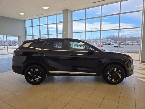 Used 2026 Kia Sportage LX image 6