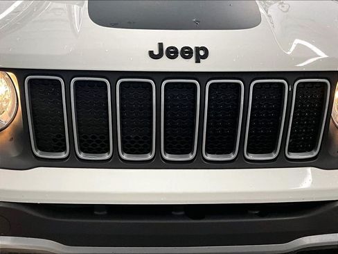 Used 2023 Jeep Renegade Latitude AWD/4WD image 29