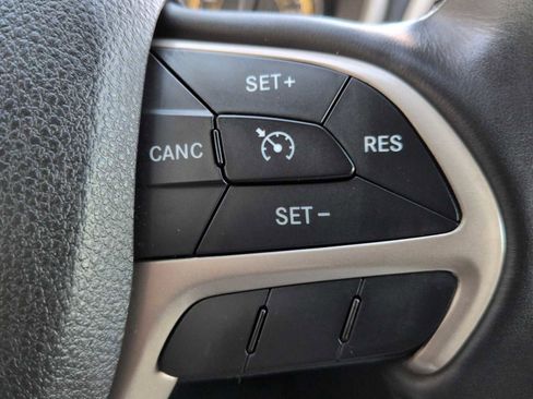 Used 2016 Jeep Cherokee Limited image 27