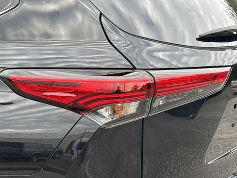 Used 2021 Toyota Highlander Platinum image 7