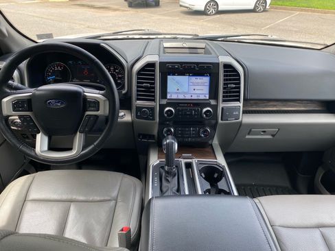 Used 2018 Ford F150 Lariat w/ Equipment Group 502A Luxury AWD/4WD image 12