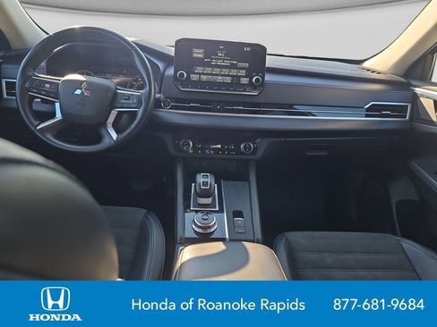 Used 2024 Mitsubishi Outlander SE FWD image 12