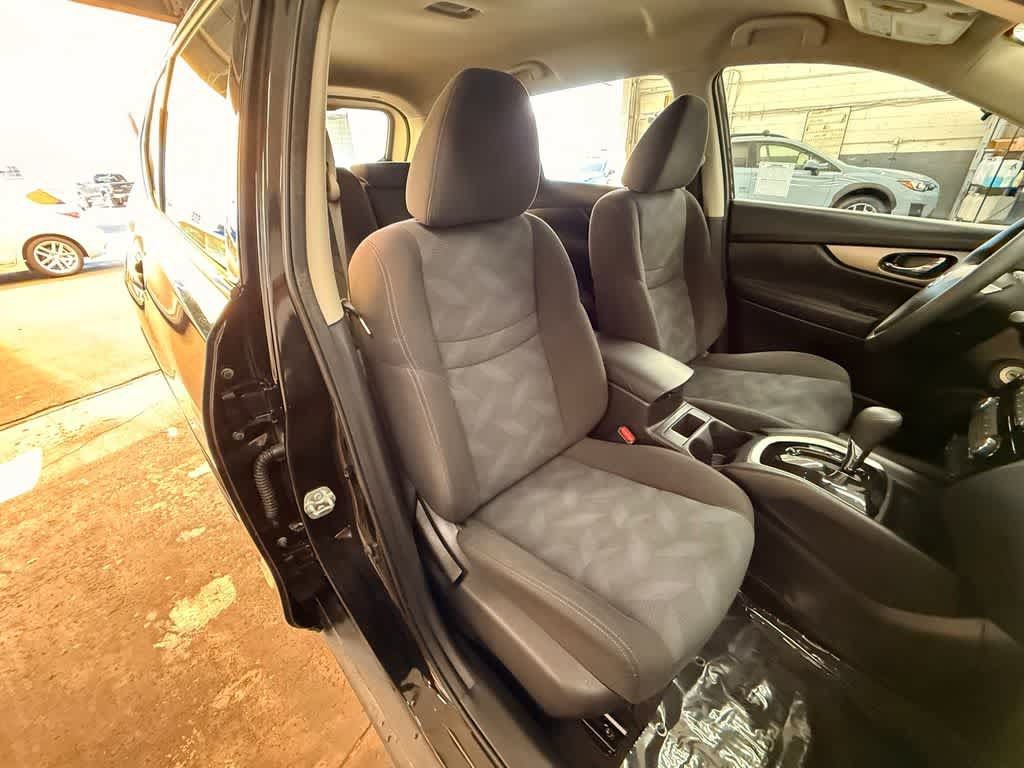 Used 2016 Nissan Rogue S FWD image 14