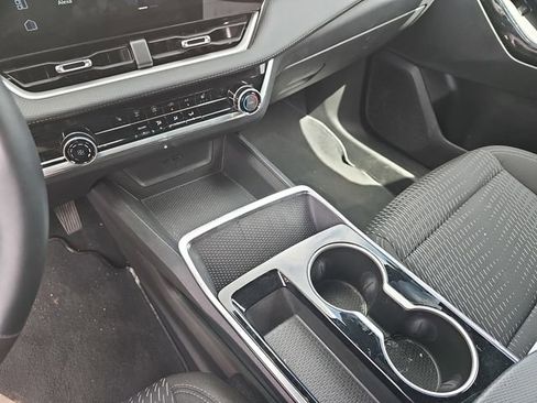 Used 2025 Chevrolet Equinox LT image 22