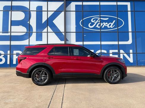 Used 2025 Ford Explorer ST-Line w/ Premium Package RWD image 8