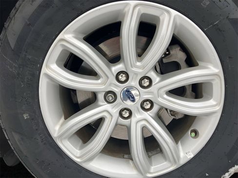 Used 2021 Ford Explorer 2WD image 9