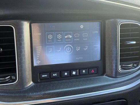Used 2018 Dodge Charger R/T RWD image 28