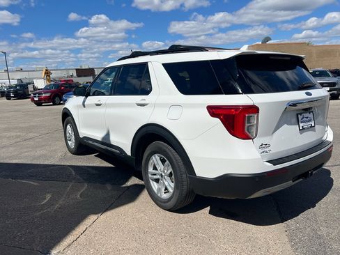 Used 2022 Ford Explorer XLT w/ Equipment Group 202A AWD/4WD image 6