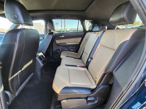 Used 2022 Volkswagen Atlas Cross Sport SE image 25