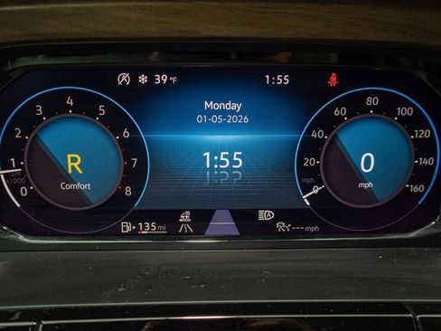 Used 2025 Volkswagen Atlas SE image 25