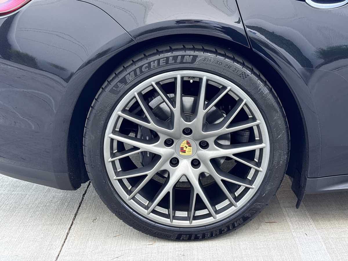 Used 2018 Porsche Panamera 4 AWD/4WD image 9