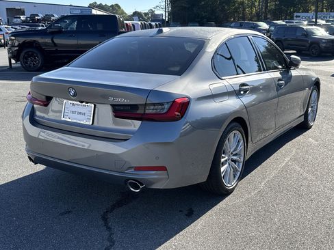 Used 2023 BMW 330e w/ Premium Package image 8