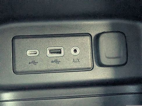 Used 2023 Chevrolet Equinox LS w/ LS Convenience Package image 22