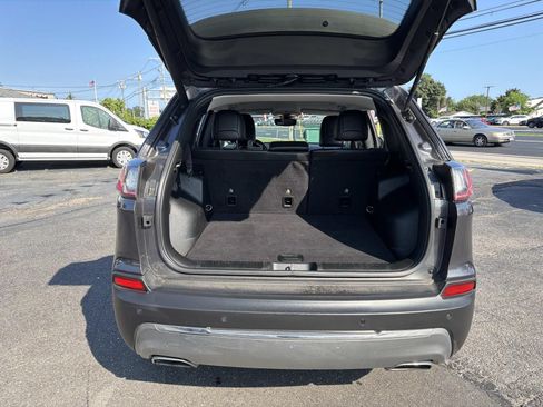 Used 2019 Jeep Cherokee Limited AWD/4WD image 11