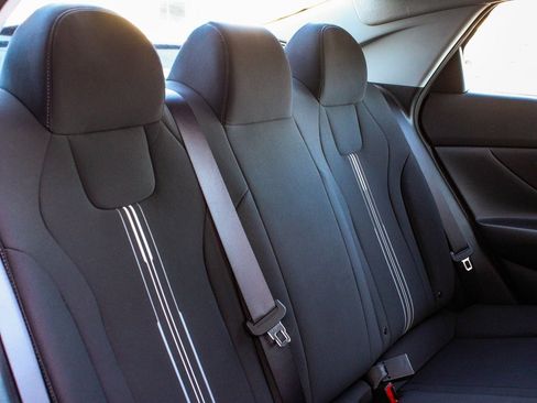 Used 2023 Hyundai Elantra SEL image 37