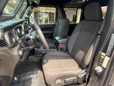 Used 2023 Jeep Gladiator Sport AWD/4WD image 21