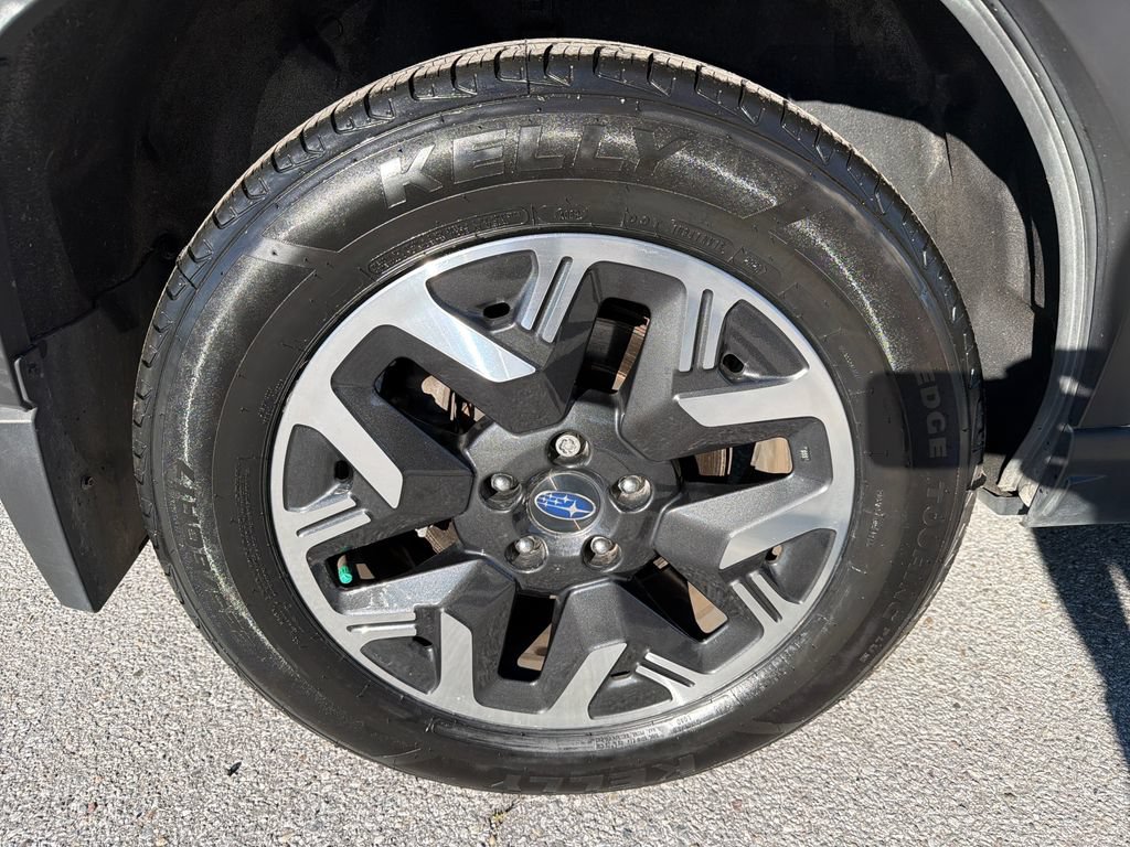 Certified 2025 Subaru Forester Premium AWD/4WD image 17