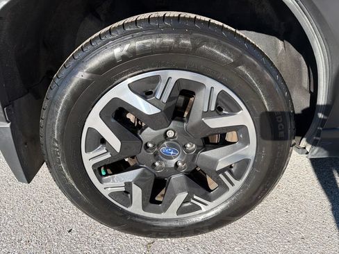 Certified 2025 Subaru Forester Premium AWD/4WD image 17