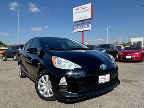 Used 2014 Toyota Prius C Two image 1