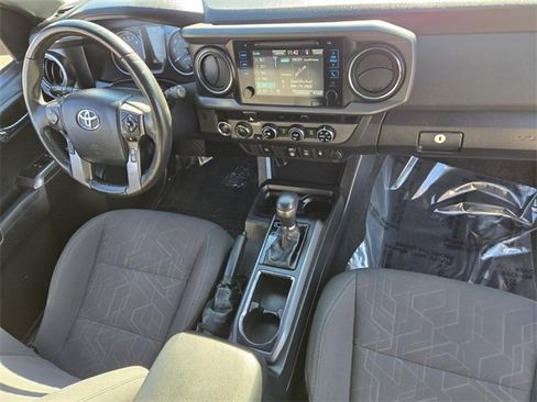 Certified 2018 Toyota Tacoma 4x4 Double Cab image 16