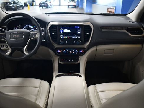 Used 2023 GMC Acadia Denali w/ Denali Ultimate Package AWD/4WD image 2