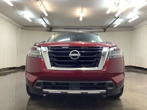 Used 2023 Nissan Pathfinder Platinum AWD/4WD image 11