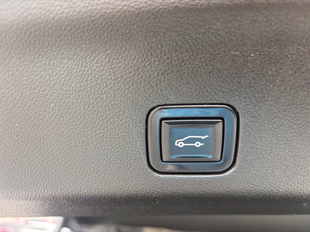 Used 2022 GMC Yukon XL SLT w/ SLT Premium Package AWD/4WD image 44
