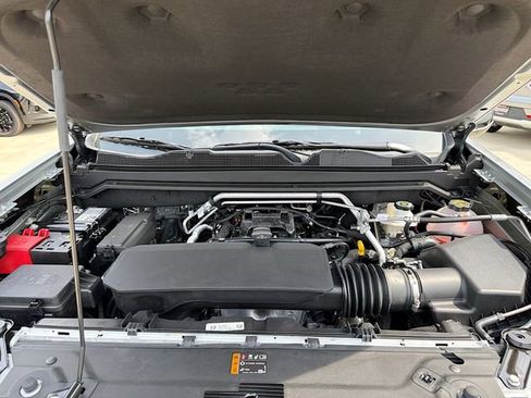 New 2026 Chevrolet Colorado ZR2 w/ Technology Package AWD/4WD image 33