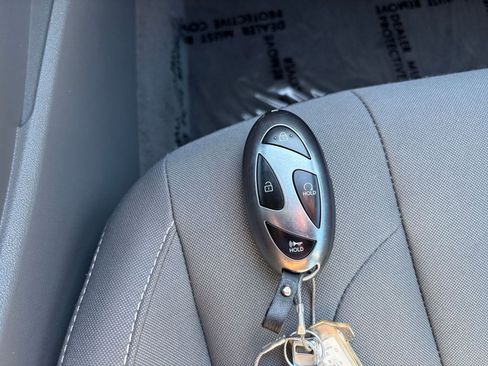 Used 2025 Hyundai Elantra SEL FWD image 22
