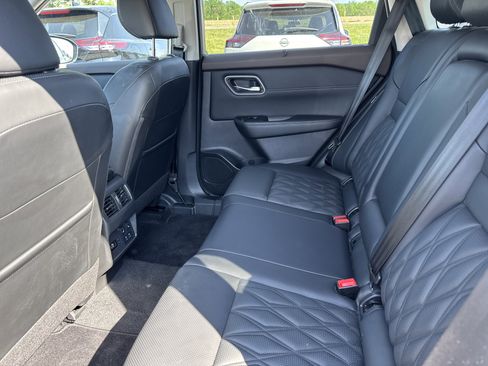 Used 2023 Nissan Rogue Platinum w/ Platinum Premium Package AWD/4WD image 13