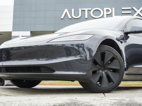 Used 2025 Tesla Model 3 Long Range RWD image 2