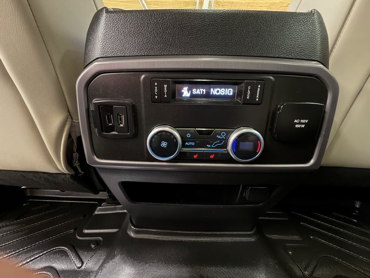 Used 2019 Ford Expedition Platinum RWD image 27