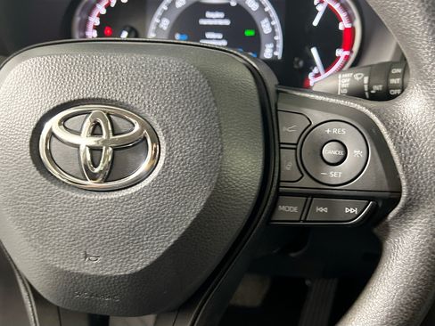 Used 2025 Toyota RAV4 XLE w/ Convenience Package FWD image 20