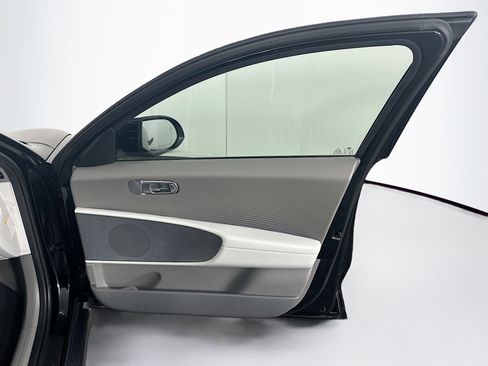 Used 2024 Hyundai Ioniq 6 SEL RWD image 33