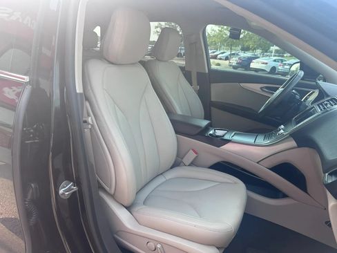 Used 2020 Lincoln Nautilus FWD image 11