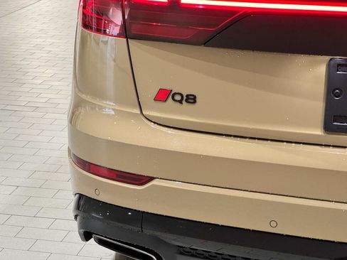 Used 2024 Audi Q8 Premium Plus w/ Premium Plus Package AWD/4WD image 7