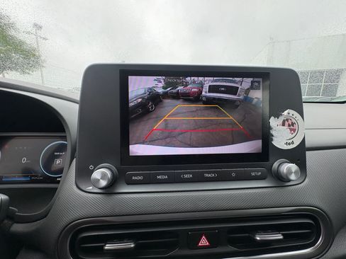 Used 2023 Hyundai Kona SE FWD image 27