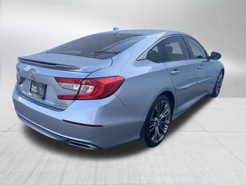 Used 2018 Honda Accord Touring image 9