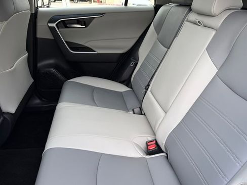 Used 2025 Toyota RAV4 XLE Premium FWD image 26